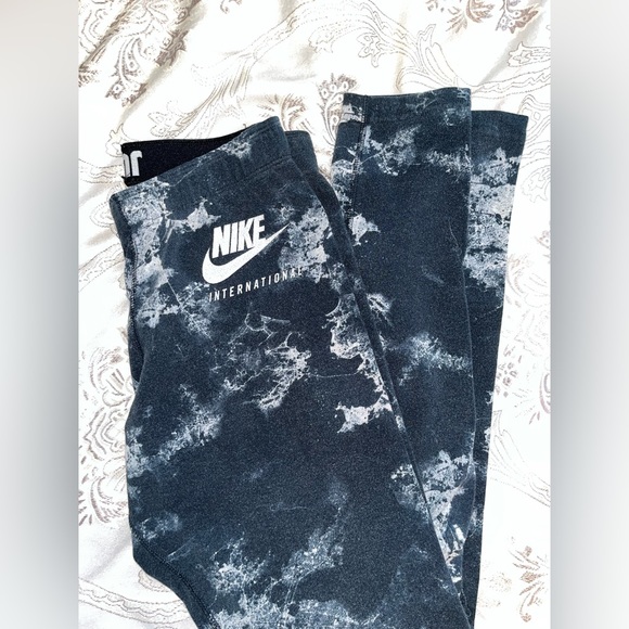Nike Leggings - Picture 4 of 5